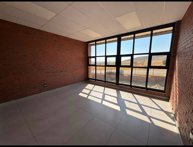 900M² WAREHOUSE TO LET IN CHLOORKOP